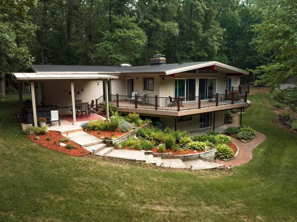custom-deck-builder-rockford-mi-walden-design-landscape-design